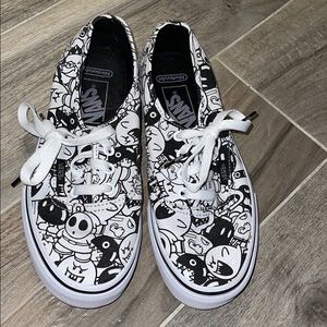Super Mario black/white Authentic vans. M:4.5/W:6